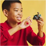 اسباب بازی LEGO City Airplane vs. Hospital Bed Race Car Pack - اسباب بازی های اتومبیل جعبه صابون برای پسران و دختران 5 ساله به بالا - هدایای سرگرم کننده برای تولدها و تعطیلات - ست ساختمان شامل 2 مینی فیگور - 60459 - Image 4