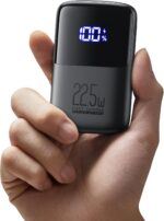 پاوربانک INIU، کوچکترین شارژر قابل حمل 22.5 واتی 10000 میلی آمپر ساعتی، ورودی و خروجی USB C با شارژ سریع 3 پورت بسته باتری کوچک همراه با نگهدارنده تلفن برای iPhone 17 16 15 14 13 Pro Max Samsung S25 S24 تبلت Google iPad