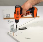 درایور شارژی Black & Decker 12V 1.5Ah 900 RPM با 13 تکه بیت در کیت باکس برای سوراخ کاری و بست، نارنجی/مشکی، LD12SP-B5، 2 سال گارانتی - Image 4